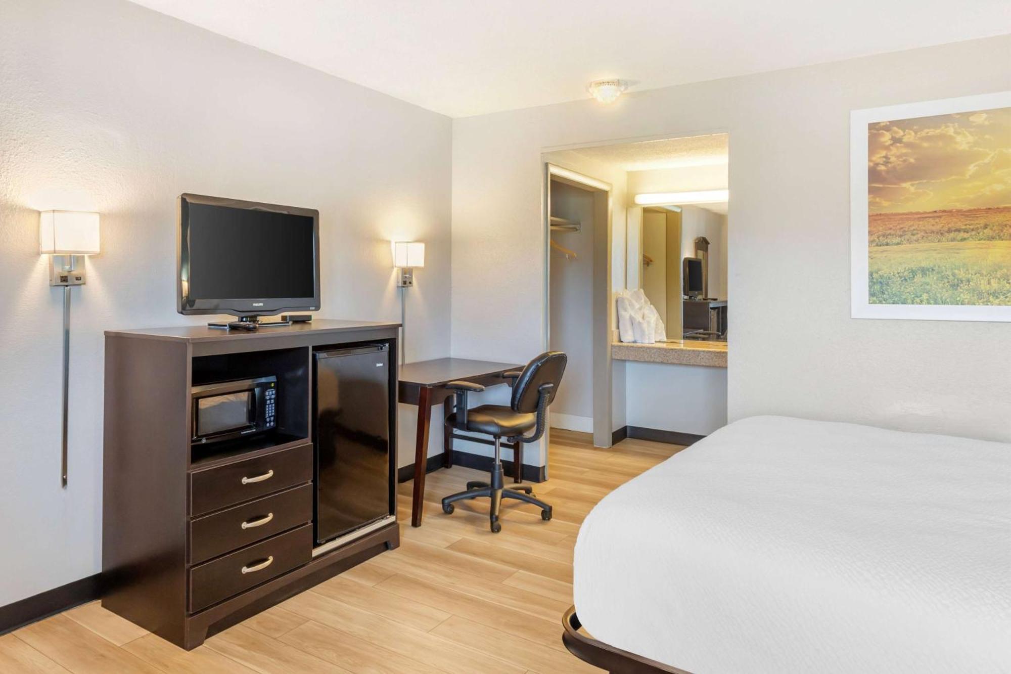Days Inn By Wyndham Wrightstown Mcguire Afb Bordentown Zewnętrze zdjęcie