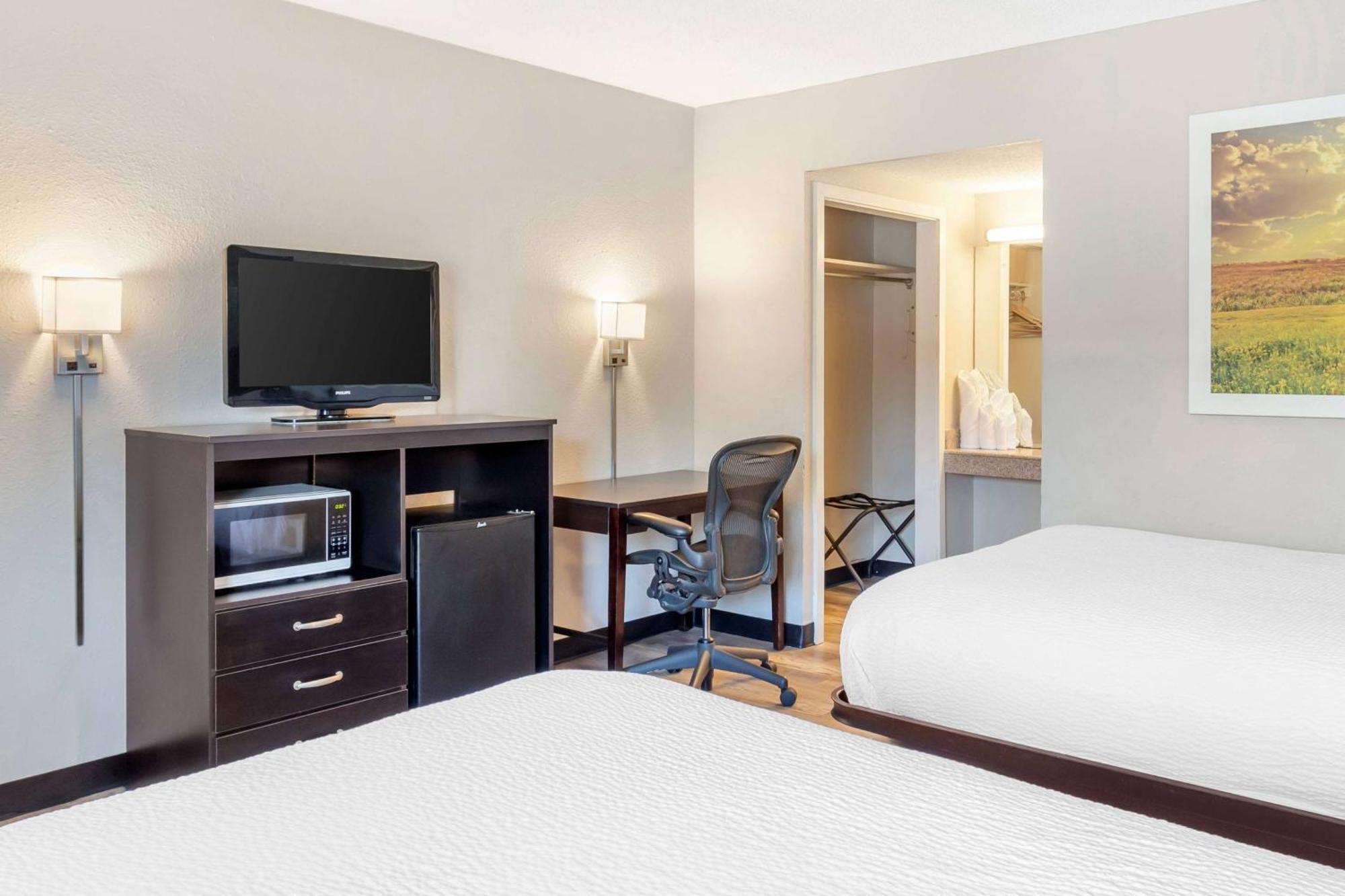 Days Inn By Wyndham Wrightstown Mcguire Afb Bordentown Zewnętrze zdjęcie
