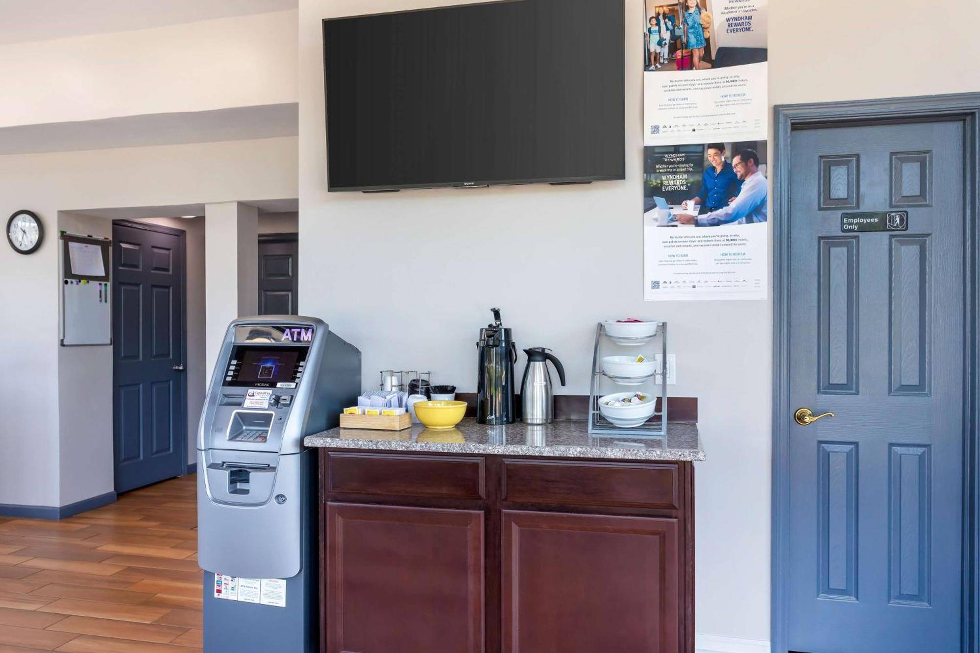 Days Inn By Wyndham Wrightstown Mcguire Afb Bordentown Zewnętrze zdjęcie